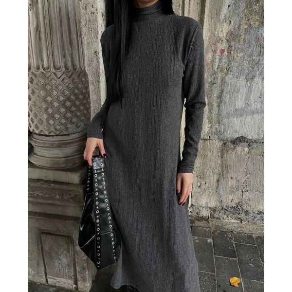 BİÇOMİ Boğazlı kalın bürümcük uzun elbise siyah