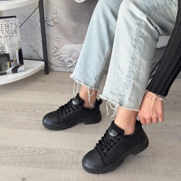 BİÇOMİ Jule Siyah Cilt Bağcıklı Spor Ayakkabı