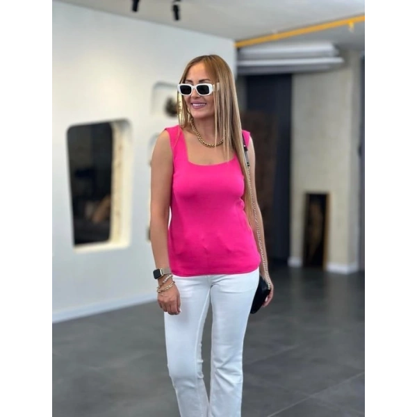 Biçomi Kadın Kare Yaka Kalın Askılı Beyaz Triko Bluz