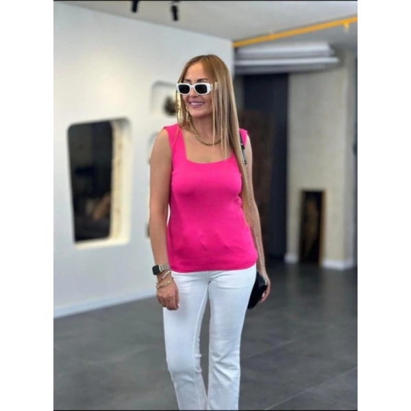 Biçomi Kadın Kare Yaka Kalın Askılı Beyaz Triko Bluz