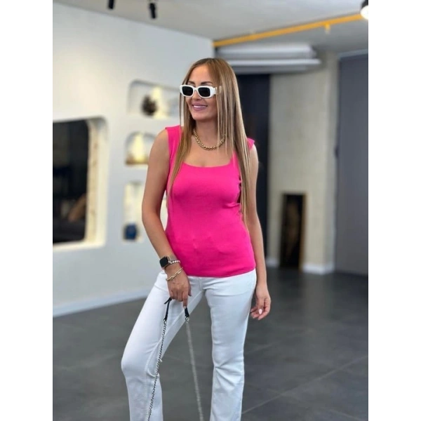 Biçomi Kadın Kare Yaka Kalın Askılı Beyaz Triko Bluz