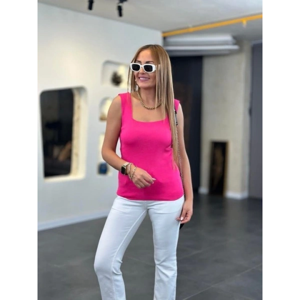 Biçomi Kadın Kare Yaka Kalın Askılı Beyaz Triko Bluz