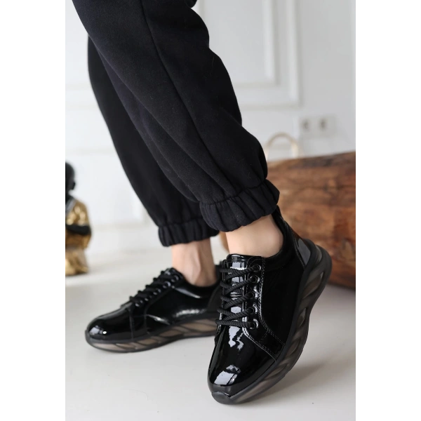 BİÇOMİ Piona Siyah Rugan Gri Tabanlı Spor Ayakkabı