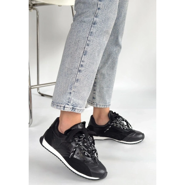 BİÇOMİ Ranu Siyah Cilt Paraşüt Detaylı Bağcıklı Spor Ayakkabı