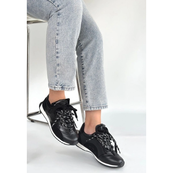 BİÇOMİ Ranu Siyah Cilt Paraşüt Detaylı Bağcıklı Spor Ayakkabı