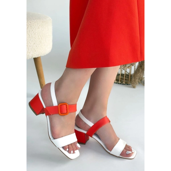 BİÇOMİ Year Beyaz Cilt Turuncu Detaylı Topuklu Ayakkabı