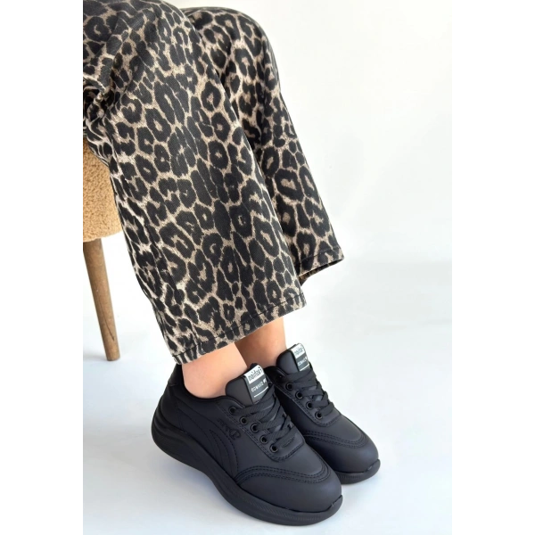 BİÇOMİ Yejja Siyah Cilt Bağcıklı Spor Ayakkabı