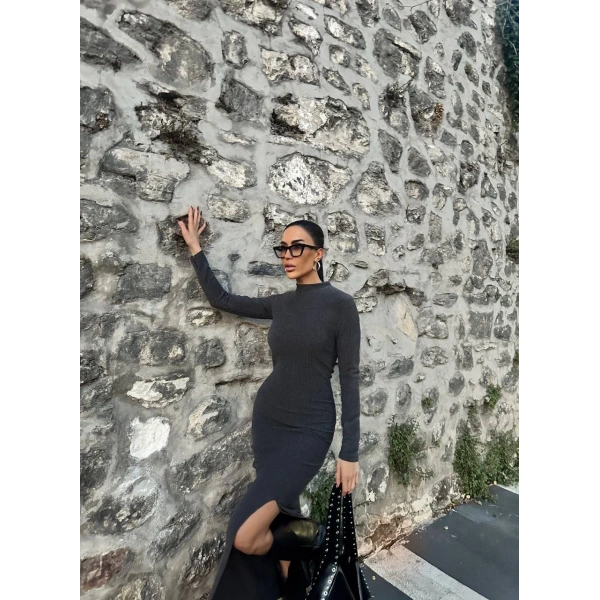 BİÇOMİ Yırtmaçlı kalın bürümcük uzun elbise siyah