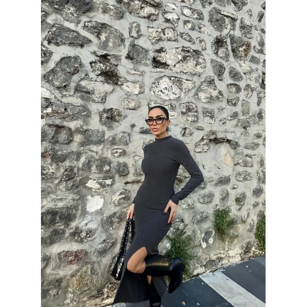 BİÇOMİ Yırtmaçlı kalın bürümcük uzun elbise siyah