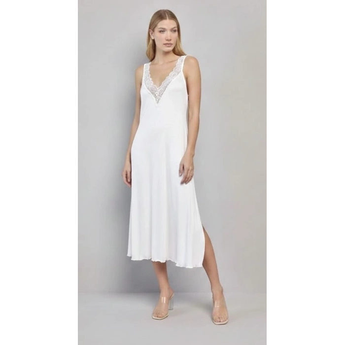 Bicomi Göğüs ve Sırt Dekolteli Dantelli ve Yırtmaçlı Gecelik