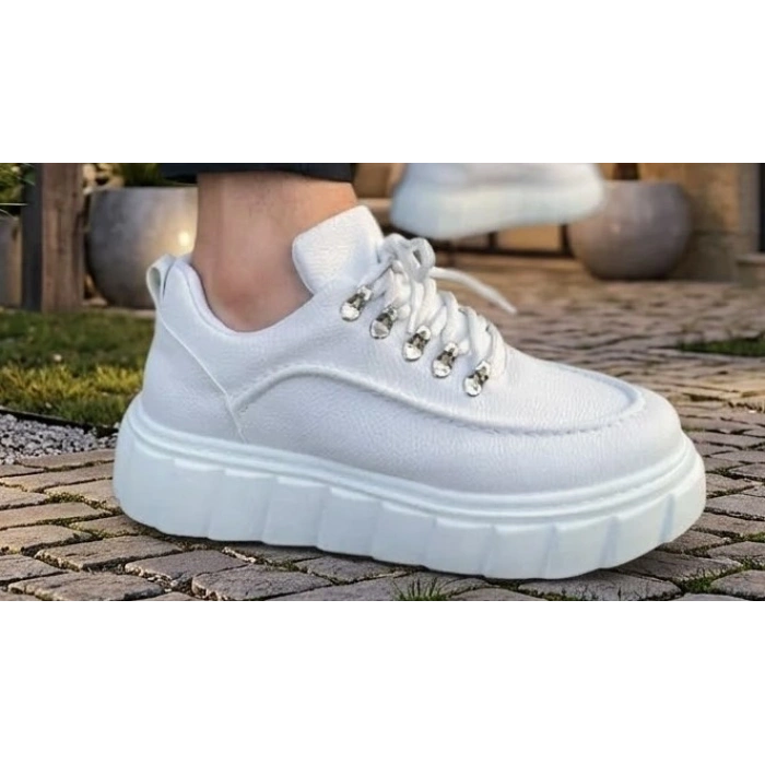 Gün Boyu Bulutların Üzerinde Konfor Sunan Ortopedik Beyaz Sneaker