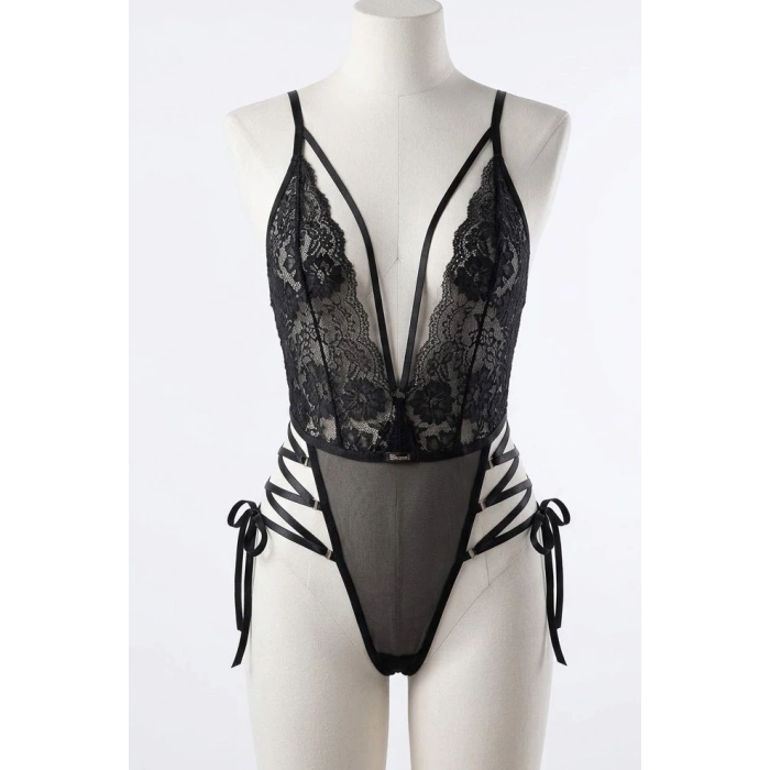 Zarafet ve Esneklik Bir Arada: İp Detaylı Soft-Dantel Transparan Body