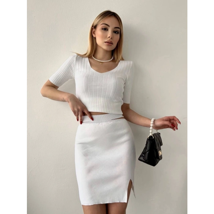 BİÇOMİ Etekli triko takım beyaz t23107