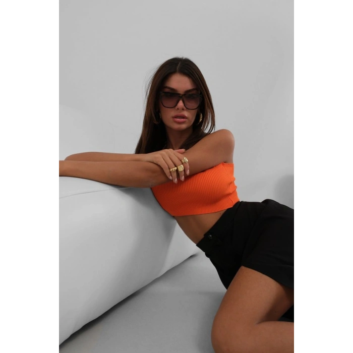 Biçomi İnce Askılı Crop Top