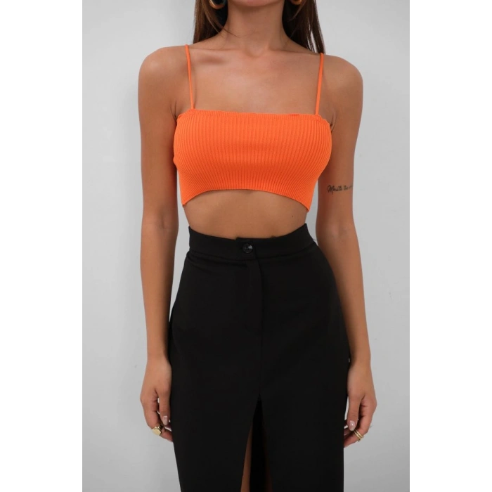 Biçomi İnce Askılı Crop Top
