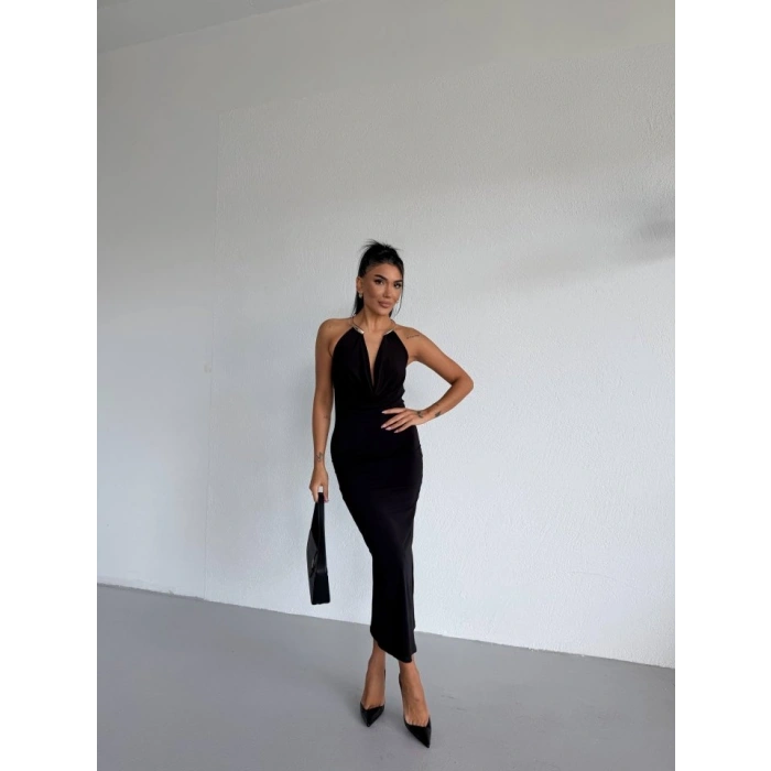 Biçomi Kadın Boyun Aksesuarlı Halter Yaka Maxi Boy Sandy Kumaş Elbise
