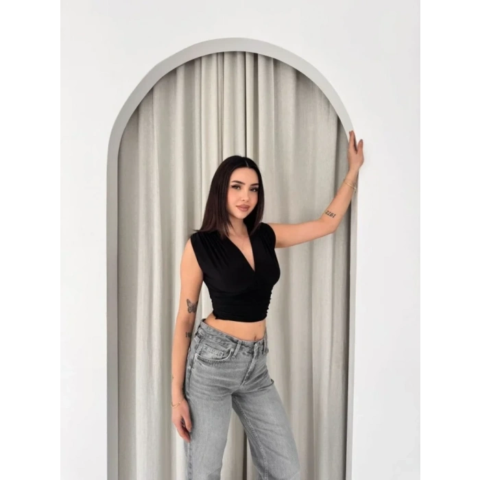 Biçomi Vatkalı Kolsuz V Yaka Drapeli Crop Bluz Likralı Fit - Siyah