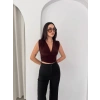 Biçomi Vatkalı Kolsuz V Yaka Drapeli Crop Bluz Likralı Fit - Kahverengi