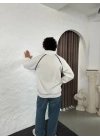 Oversize Dik Yaka Fermuarlı Sweatshirt - Zincir Nakışli Kanguru Cepli - Beyaz -