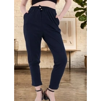 Gün Boyu Rahatlık: Esnek Yapılı Lacivert Basic Eşofman Pantolon