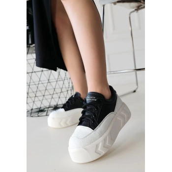 BİÇOMİ Emwa Siyah Cilt Bağcıklı Spor Ayakkabı