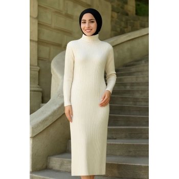 Tesettür Triko Elbise  - Beyaz -