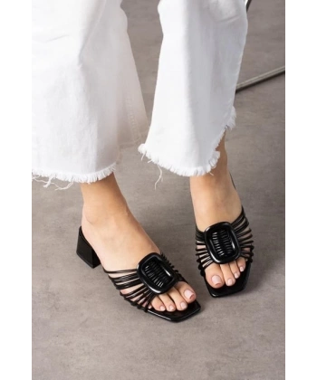 BİÇOMİ Anca Siyah Rugan Topuklu Terlik