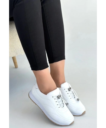 BİÇOMİ Finna Beyaz Cilt Bağcıklı Spor Ayakkabı