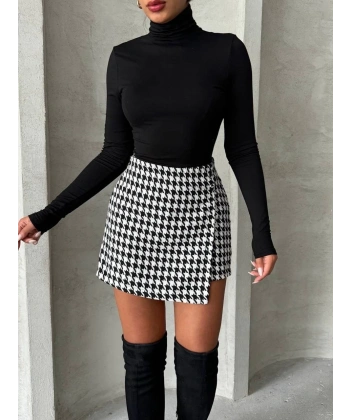 BİÇOMİ İki düğmeli kaz ayağı desen ch kumaş şort etek siyahbeyaz h26414