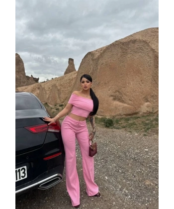 BİÇOMİ Madonna yaka bol paça pantolonlu takım