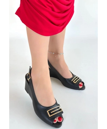 BİÇOMİ Mamba Siyah Cilt Dolgu Topuk Ayakkabı