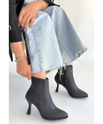BİÇOMİ Mişha Siyah Cilt Topuklu Bot