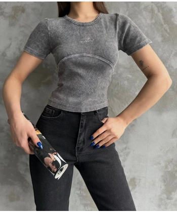 BİÇOMİ Nakış işlemeli asit yıkamalı bluz