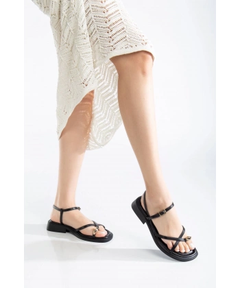 BİÇOMİ Nordi Siyah Cilt Kemerli Sandalet