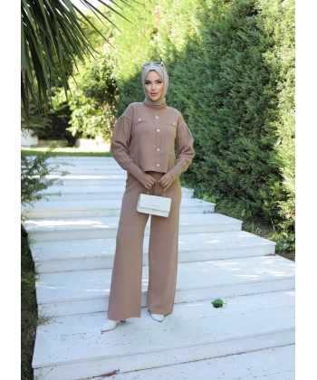 BİÇOMİ Taş düğmeli ikili triko takım vizon