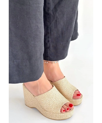 BİÇOMİ Tlay Bej Hasır Dokumalı Dolgu Topuk Terlik