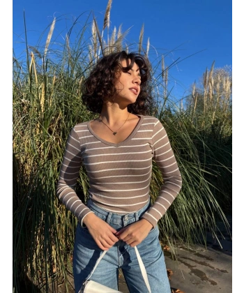 BİÇOMİ V yaka çizgili bluz bej A3699