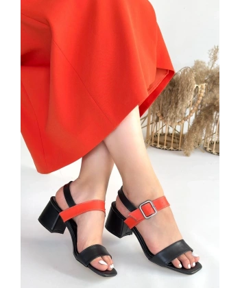 BİÇOMİ Year Siyah Cilt Turuncu Detaylı Siyah Topuklu Ayakkabı