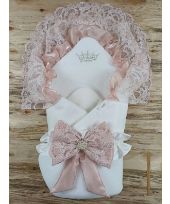 Sahra Taç Nakışlı İnci Ve Dantel Fiyonklu Çift Dantel Duvaklı Trilüks Kundak Bebek Battaniyesi Gül Kurusu
