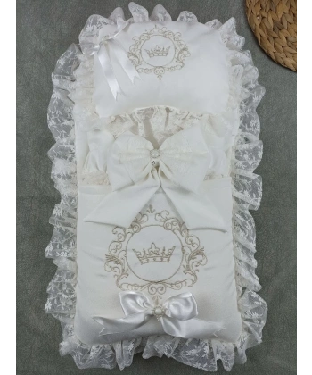 Yenidoğan Antalya Taç Nakışlı Kundaklı Trilüks Unisex 3lü Alt Açma Seti Ekru