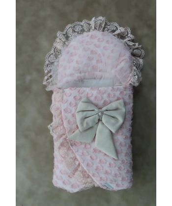 Yenidoğan Dörtlü Koza Dantelli Kız Kundak Bebek Battaniyesi Pembe