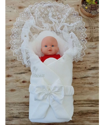 Yenidoğan Sahra My Princess Nakışlı Lüks Kundak Bebek Battaniyesi Ekru