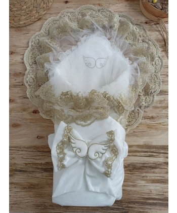 Yenidoğan Soft Kumru Melek Kanat Fiyonklu Gold Çift Dantel Duvaklı Trilüks Kundak Bebek Battaniyesi Ekru