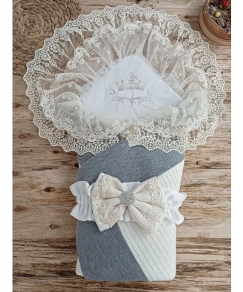 Yenidoğan Teri Cotton Taç Nakışlı Prizma Taş Kundak Bebek Battaniyesi Krem