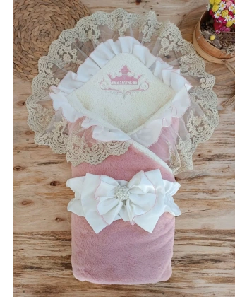 Yenidoğan Wool Yün Kumaş Taç Nakışlı Güpür Duvaklı Fiyonk Prizma Taş Unisex Kundak Bebek Battaniyesi Pembe