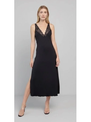 Bicomi Dantelli Dekolteli ve Yırtmaçlı Gecelik