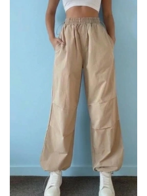 Bicomi Ultra-Hafif Bej Paraşüt Pantolon: Gün Boyu Rahatlık ve Modern Stil