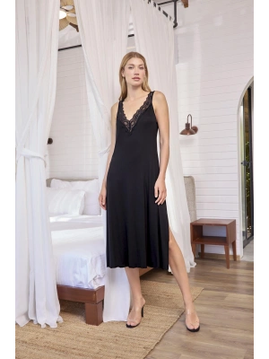 Bicomi Göğüs ve Sırt Dekolteli Dantelli ve Yırtmaçlı Gecelik