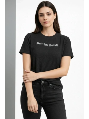 Kadın Wafıl Kumaş Tişört Regular Kalıp Bisiklet Yaka Baskılı Günlük Basic T-Shirt - Siyah