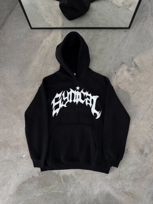 Kışlık Kapüşonlu Baskılı Oversize SweatShirt- Siyah -